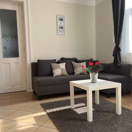 Idill Apartmanhaz B&B Tiszafüred المظهر الخارجي الصورة