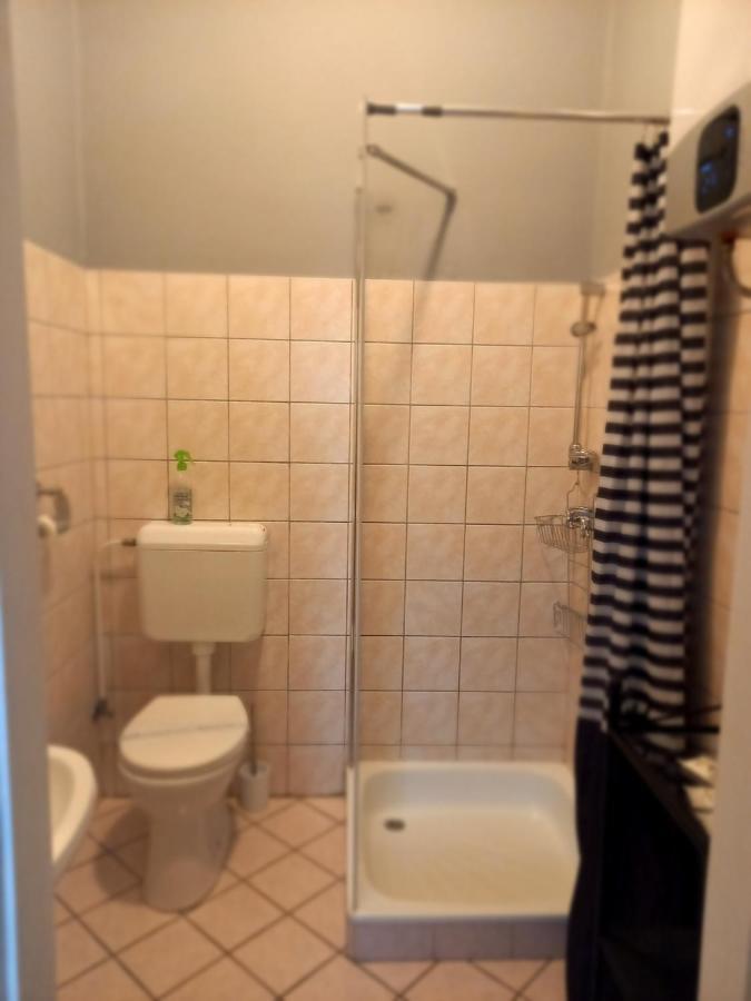 Idill Apartmanhaz B&B Tiszafüred المظهر الخارجي الصورة