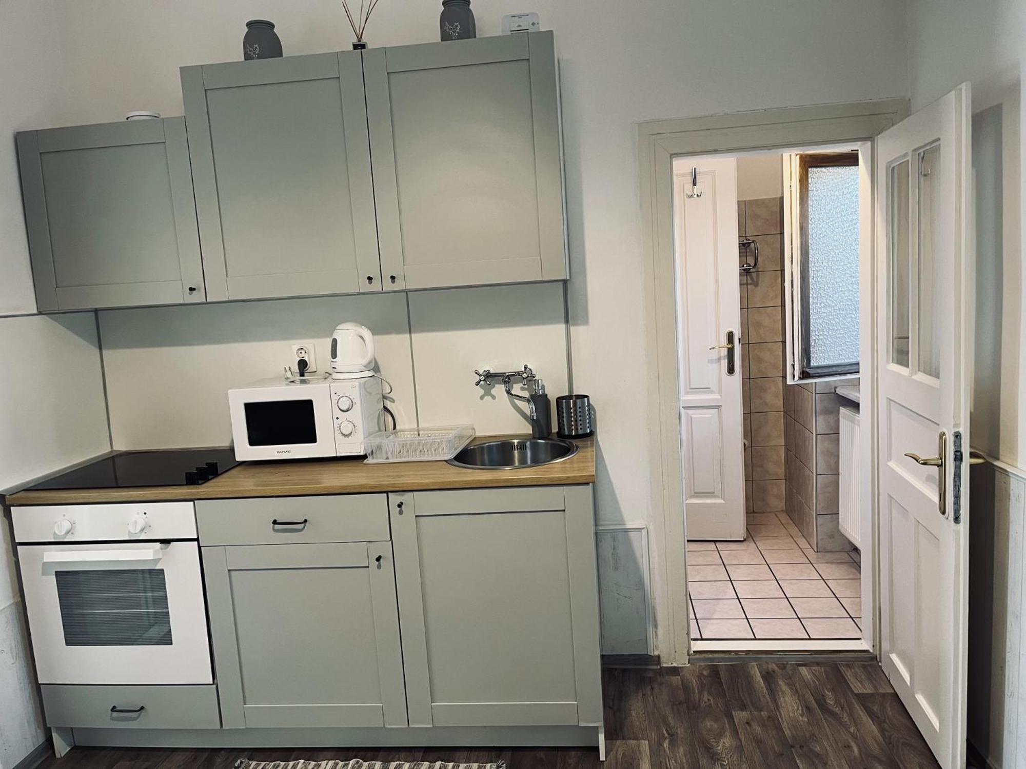 Idill Apartmanhaz B&B Tiszafüred المظهر الخارجي الصورة
